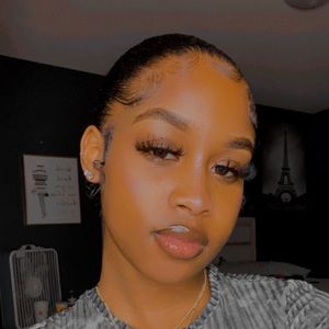 Meet your Posher, Sinyia